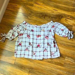 Off shoulder Polly&Esther crop top